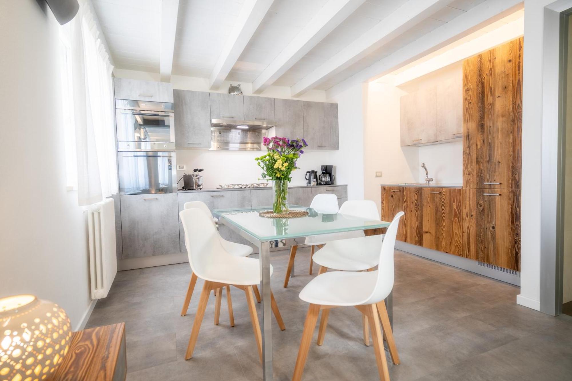 Apartment Sunrise Beth's House Brenzone sul Garda